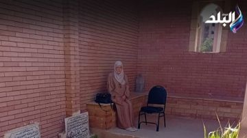 ظهور بعد غياب.. شمس البارودي تزور قبر حسن يوسف وابنها