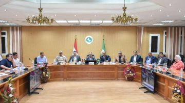 محافظ الشرقية يتابع غلق صناديق الإقتراع بانتخابات مجلس الشيوخ 2025