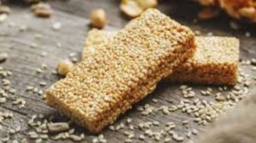 اقترب المولد النبوي 2025.. تعلمي طريقة السمسمية في المنزل بأقل التكاليف اقترب المولد النبوي 2025.. تعلمي طريقة السمسمية في المنزل بأقل التكاليف