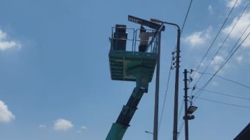 البحيرة .. تركيب وتشغيل 324 عمود إنارة يعمل بالطاقة الشمسية