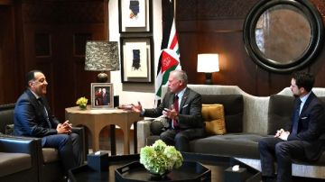 ملك الاردن يستقبل رئيس الوزراء المصري بالديوان الملكي بالحسينية ملك الاردن يستقبل رئيس الوزراء المصري بالديوان الملكي بالحسينية