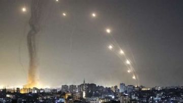 إيران تكشف عن إنتاجها صواريخ جديدة بقدرات متفوقة إيران تكشف عن إنتاجها صواريخ جديدة بقدرات متفوقة