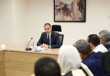 نائب وزير الصحة يعقد اجتماعا لتطوير منظومة المخازن الاستراتيجية والتموين الطبي وتنفيذ حلول للتحديات