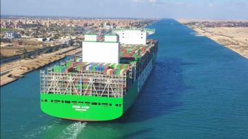 أسامة ربيع: قناة السويس خسرت 55 من عدد السفن المارة لتلك الأسباب