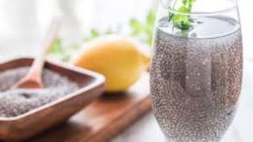 اشربيه على الريق .. منقوع بذور الشيا بالليمون سر الصحة والرشاقة في كوب واحد اشربيه على الريق .. منقوع بذور الشيا بالليمون سر الصحة والرشاقة في كوب واحد