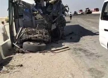 بالأسماء.. إصابة 12 مصريا وروسي الجنسية في تصادم على طريق الساحل الشمالي بالعلمين