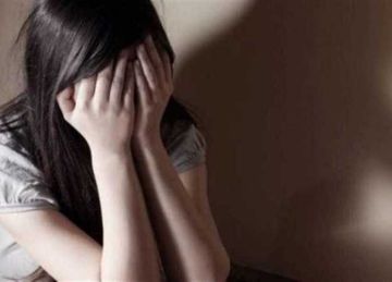 اعتدى عليها وهددها بالقتل.. فتاة عين شمس تروي تفاصيل تحول والدها إلى ذئب بشري اعتدى عليها وهددها بالقتل.. فتاة عين شمس تروي تفاصيل تحول والدها إلى ذئب بشري