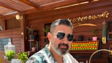 بيزنس بجانب التمثيل..شاهد ياسر جلال يقود توك توك فيديو بيزنس بجانب التمثيل..شاهد ياسر جلال يقود توك توك فيديو