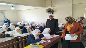 طلاب الشهادة الثانوية الأزهرية دور ثان يؤدون امتحان الجغرافيا والحديث والتفسير طلاب الشهادة الثانوية الأزهرية دور ثان يؤدون امتحان الجغرافيا والحديث والتفسير