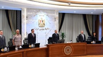 مجلس الوزراء يستهل اجتماعه اليوم بالوقوف دقيقة حداد على روح الدكتور علي المصيلحي