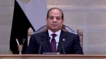 الرئيس السيسي يهنئ مسلمي مصر بالخارج بمناسبة قرب حلول ذكرى المولد النبوى الشريف