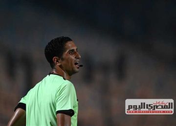 انت بتساعد لاعيبة مودرن .. أسامة حسني يفتح النار على حكم مباراة الأهلي انت بتساعد لاعيبة مودرن .. أسامة حسني يفتح النار على حكم مباراة الأهلي