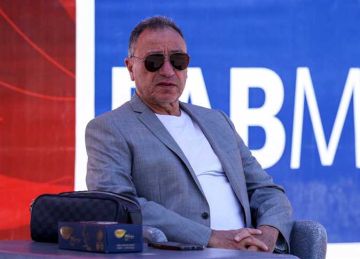 «مش بتاعتي».. رد مفاجئ من طارق يحيى بشأن عدم دفاعه عن الخطيب في قناة «الزمالك» «مش بتاعتي».. رد مفاجئ من طارق يحيى بشأن عدم دفاعه عن الخطيب في قناة «الزمالك»