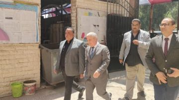 رئيس الهيئة الوطنية للصحافة يدلي بصوته بانتخابات الشيوخ في الجيزة.. صور رئيس الهيئة الوطنية للصحافة يدلي بصوته بانتخابات الشيوخ في الجيزة.. صور