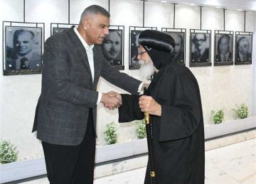محافظ أسوان يستقبل أسقف ورئيس دير القديس العظيم الأنبا باخوميوس محافظ أسوان يستقبل أسقف ورئيس دير القديس العظيم الأنبا باخوميوس