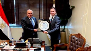 اللجنة النقابية للعاملين بالضرائب تقدم مقترحات لتطوير العمل وزيادة الحصيلة اللجنة النقابية للعاملين بالضرائب تقدم مقترحات لتطوير العمل وزيادة الحصيلة