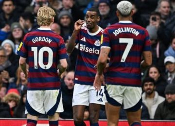 جوردون يقود تشكيل نيوكاسل يونايتد ضد توتنهام وديا.. موقف ألكسندر إيزاك