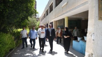 خلال تفقده مقار الاقتراع.. محافظ قنا يؤكد جاهزية اللجان لاستقبال الناخبين