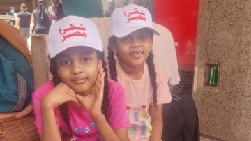 بث مباشر قبعات شكرا مصر ووجبات مجانية في رحلة القطار الخامس لعودة السودانيين