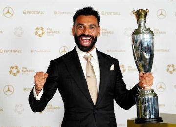 فخر العرب .. اتحاد الكرة يحتفي بإنجاز محمد صلاح التاريخي  فخر العرب .. اتحاد الكرة يحتفي بإنجاز محمد صلاح التاريخي