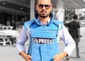 استشهاد خامس للصحفي أحمد أبو عزيز في قصف إسرائيلي على مجمع ناصر الطبي استشهاد خامس للصحفي أحمد أبو عزيز في قصف إسرائيلي على مجمع ناصر الطبي