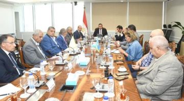 الشربيني يجتمع مع الشركات المنفذة لمشروع حدائق تلال الفسطاط.. ويؤكد أهمية الالتزام بالجدول الزمني الشربيني يجتمع مع الشركات المنفذة لمشروع حدائق تلال الفسطاط.. ويؤكد أهمية الالتزام بالجدول الزمني