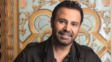 بعد أزمة راغب علامة.. عاصي الحلاني يكشف عن رأيه في صعود المعجبات للحفلات