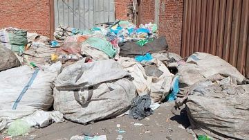 محافظة البحيرة توضح أسباب تكدس القمامة في شوارع دمنهور