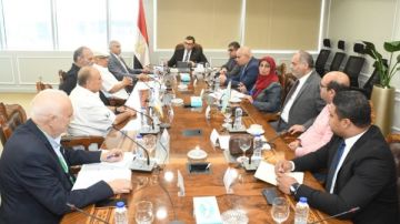 وزير الإسكان يوجه باستمرار التنسيق مع مسئولي جمعية مستثمري 6 أكتوبر وزير الإسكان يوجه باستمرار التنسيق مع مسئولي جمعية مستثمري 6 أكتوبر