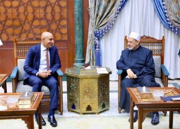 شيخ الأزهر يعرب عن تقديره للاهتمام بإعادة المكانة الصحيحة لتدريس التربية الدينية واللغة العربية في قائمة المقررات الدراسية