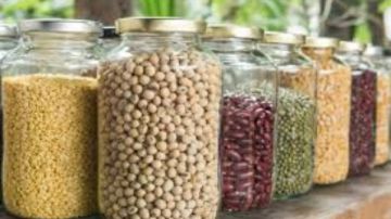 ودعي السوس للأبد.. طرق فعالة وآمنة لحماية البقوليات من التلف في الصيف