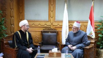 الضويني ومفتي موسكو يتفقان على تدريب أئمة روسيا في أكاديمية تدريب الأزهر الضويني ومفتي موسكو يتفقان على تدريب أئمة روسيا في أكاديمية تدريب الأزهر