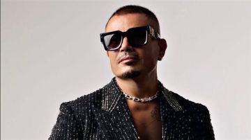 عمرو دياب الأعلى استماعا في الشرق الأوسط للأسبوع الثامن عمرو دياب الأعلى استماعا في الشرق الأوسط للأسبوع الثامن