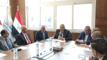 الوكيل يوافق على مقترح شعبة المواد الغذائية لتحويل 40 ألف منفذ تمويني إلى سلاسل تجارية الوكيل يوافق على مقترح شعبة المواد الغذائية لتحويل 40 ألف منفذ تمويني إلى سلاسل تجارية