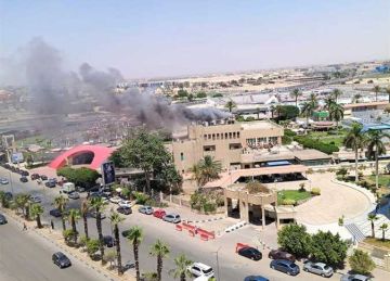 حريق في المبنى الإداري بالنادي الأهلي فرع مدينة نصر حريق في المبنى الإداري بالنادي الأهلي فرع مدينة نصر