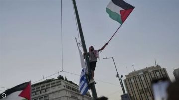 دماء الفلسطينيين لم تجف.. رئيس بلدية أثينا يوبخ السفير الإسرائيلي