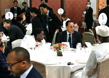 رئيس الوزراء يحضر مأدبة عشاء رسمية لرؤساء الوفود المشاركة في قمة تيكاد 9 