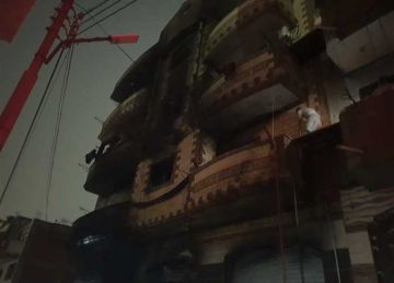 مصرع عجوز متأثرا بإصابته في حريق شقة سكنية في بنها بالقليوبية