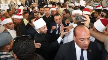 وزير الأوقاف يهنئ الشيخ محمد حشاد بفوزه في انتخابات نقابة القراء