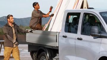 أول سيارة نص نقل كهربائية من إنتاج فولكس فاجن