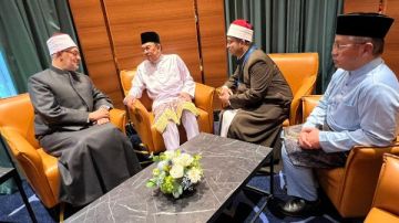 رئيس الوزراء الماليزي يستقبل مفتي الجمهورية في كوالالمبور.. ويؤكد اعتزازاه بمصر وقيادتها السياسية والدينية