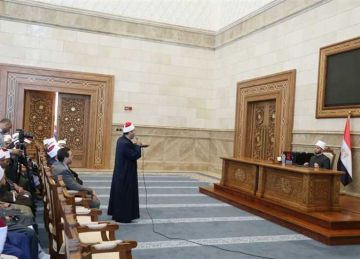 من مسجد مصر الكبير.. وزير الأوقاف يلقي محاضرة حول دور الدولة في خدمة القرآن الكريم (صور) من مسجد مصر الكبير.. وزير الأوقاف يلقي محاضرة حول دور الدولة في خدمة القرآن الكريم (صور)