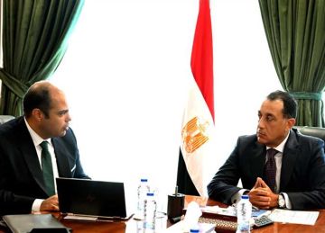 منها اختيار مكان شراء الزي المدرسي.. مدبولي يتابع مع رئيس جهاز حماية المنافسة عددا من ملفات العمل