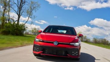 نظرة شاملة عن فولكس فاجن جولف GTI موديل 2025 وما تقدمه