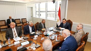 وزير الإسكان يصدر حزمة من التوجيهات لتأمين المنشآت وتعزيز السلامة والصحة المهنية