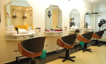 حكم كشف المرأة شعرها في صالونات التجميل.. أمينة الفتوى تجيب حكم كشف المرأة شعرها في صالونات التجميل.. أمينة الفتوى تجيب