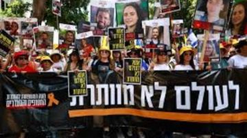 عائلات الأسرى الإسرائيليين: حكومة نتنياهو تسعى لحرب أبدية وتضحي بالرهائن