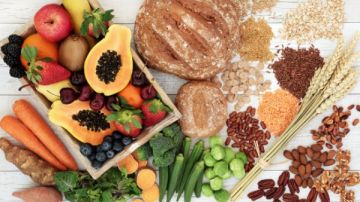 الألياف الغذائية.. سلاح فعال للوقاية من سرطان الأمعاء كيف؟