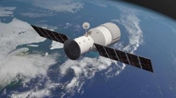 تدخل عصر الفضاء.. باكستان تطلق أول قمر صناعي لهذه المهمة