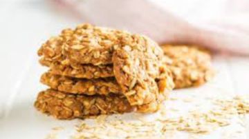 طريقة عمل سناك الشوفان بزبدة الفول السوداني والكاكاو بدون سكر مضاف